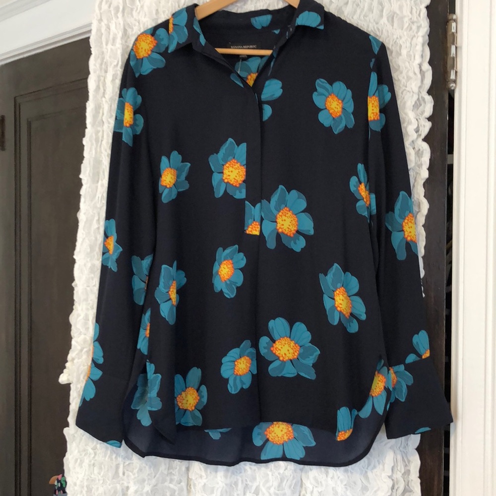 NWT Banana Republic button up blouse